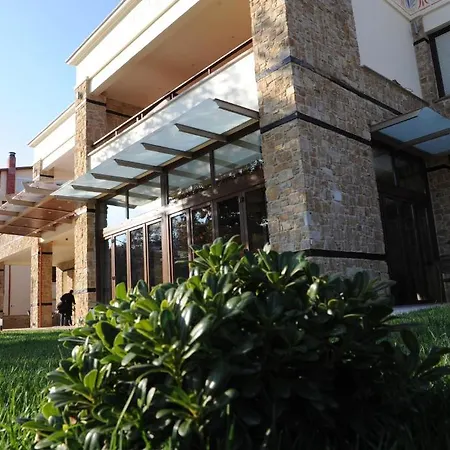 Agapi Luxury 4*
